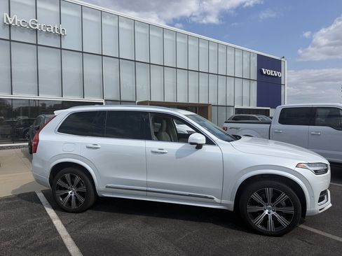 Used 2024 Volvo XC90 T8 Ultimate w/ Protection Package Premier AWD/4WD image 3