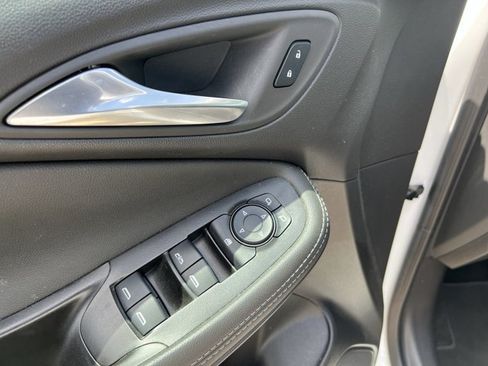 Used 2024 Buick Encore GX Preferred w/ Comfort Package FWD image 24