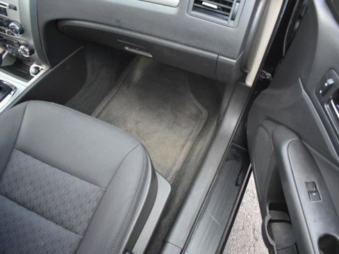 Used 2012 Ford Fusion SE image 12