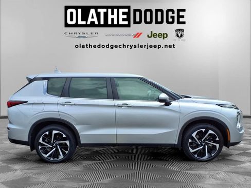 Used 2022 Mitsubishi Outlander ES FWD image 29