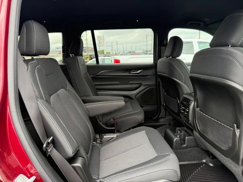Used 2025 Jeep Grand Cherokee L Laredo w/ Luxury Tech Group I AWD/4WD image 21