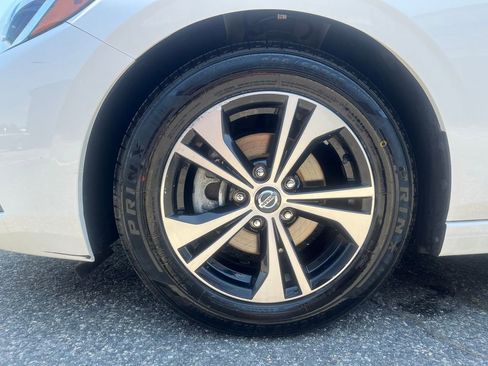 Used 2021 Nissan Sentra SV FWD image 10