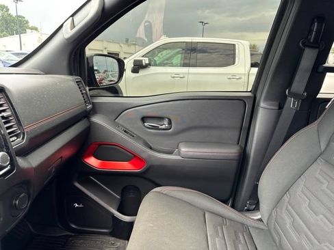 Used 2024 Nissan Frontier PRO-4X w/ Pro Convenience Package AWD/4WD image 12