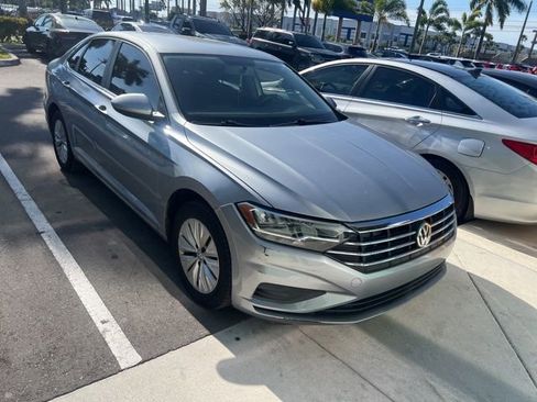 Used 2019 Volkswagen Jetta S w/ Driver Assistance Package FWD image 4