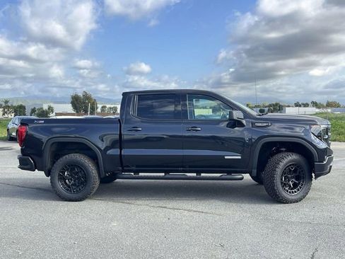 New 2026 GMC Sierra 1500 Elevation image 2
