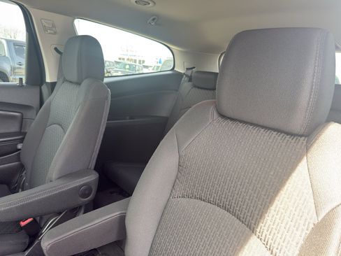 Used 2012 Chevrolet Traverse LT image 33