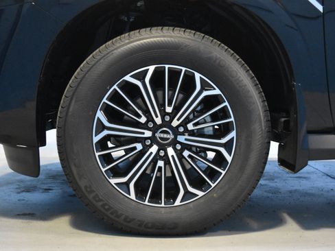 New 2025 Nissan Armada SL w/ Captain's Chari Seat Package image 22