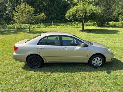 Used 2005 Toyota Corolla LE w/ Audio Value Pkg FWD image 23