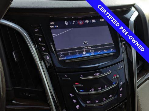 Used 2020 Cadillac Escalade Premium Luxury image 31