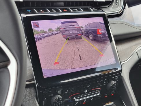 Used 2022 Jeep Grand Cherokee Limited 4xe AWD/4WD image 15