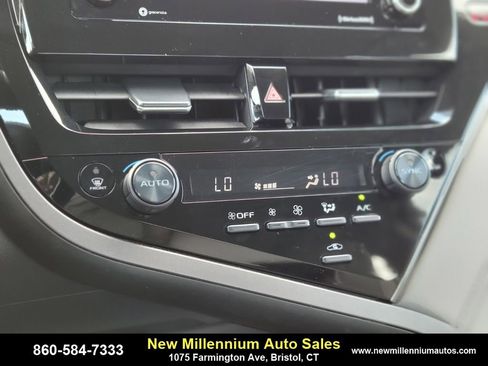 Used 2024 Toyota Camry SE image 22