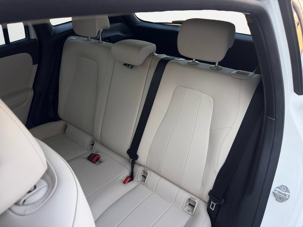 Certified 2022 Mercedes-Benz GLA 250 w/ Premium Package Lite image 13
