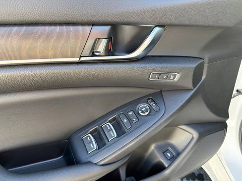 Certified 2022 Honda Accord Touring image 26