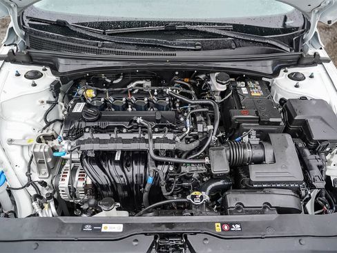 Certified 2025 Hyundai Elantra SE w/ Cargo Package image 27