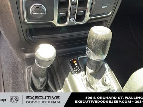 Used 2022 Jeep Gladiator Sport AWD/4WD image 16