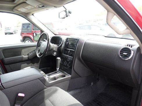 Used 2009 Ford Explorer Sport Trac XLT AWD/4WD image 9