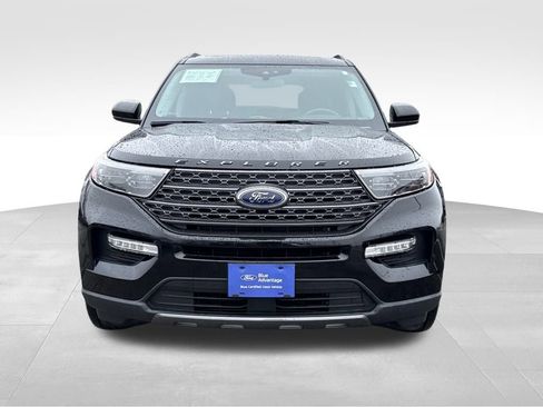 Certified 2022 Ford Explorer XLT w/ Equipment Group 202A image 4