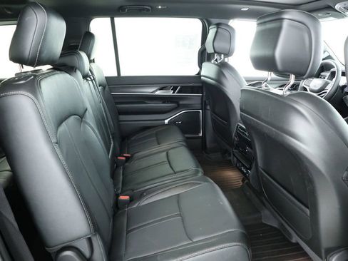 Used 2023 Jeep Wagoneer Series II w/ Premium Group I image 23