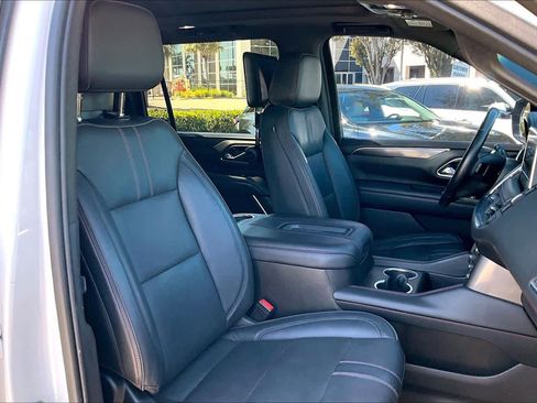 Used 2021 Chevrolet Suburban RST w/ Luxury Package image 9