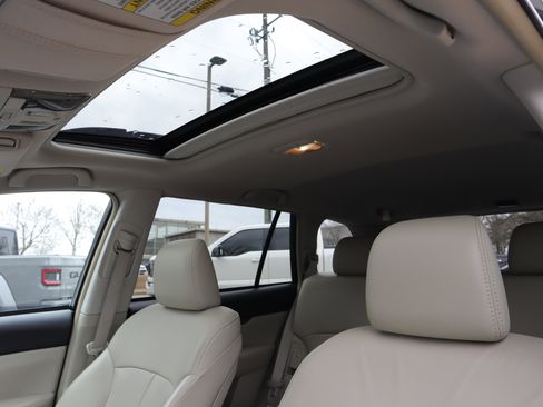 Used 2013 Subaru Outback 2.5i Limited image 7