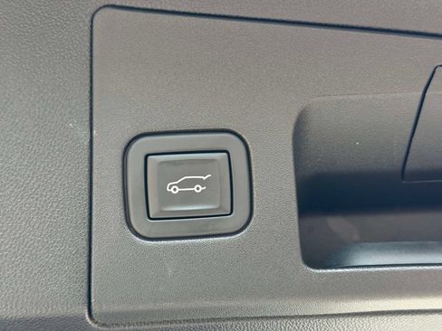 Used 2023 Cadillac XT5 Sportv w/ Technology Package AWD/4WD image 18