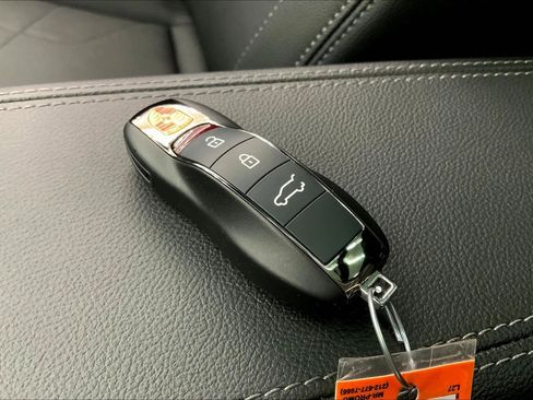 Used 2023 BMW X1 xDrive28i w/ Convenience Package image 9