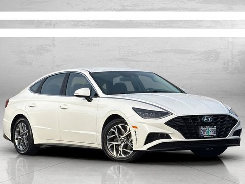 Certified 2023 Hyundai Sonata SEL w/ Preferred Accessory Package image 2