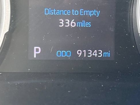Used 2019 Toyota RAV4 LE AWD/4WD image 4
