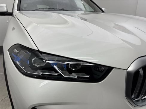 New 2026 BMW X5 xDrive50e w/ Climate Comfort Package image 18