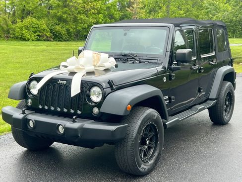 Used 2014 Jeep Wrangler Unlimited Sport w/ Quick Order Package 24S AWD/4WD image 1