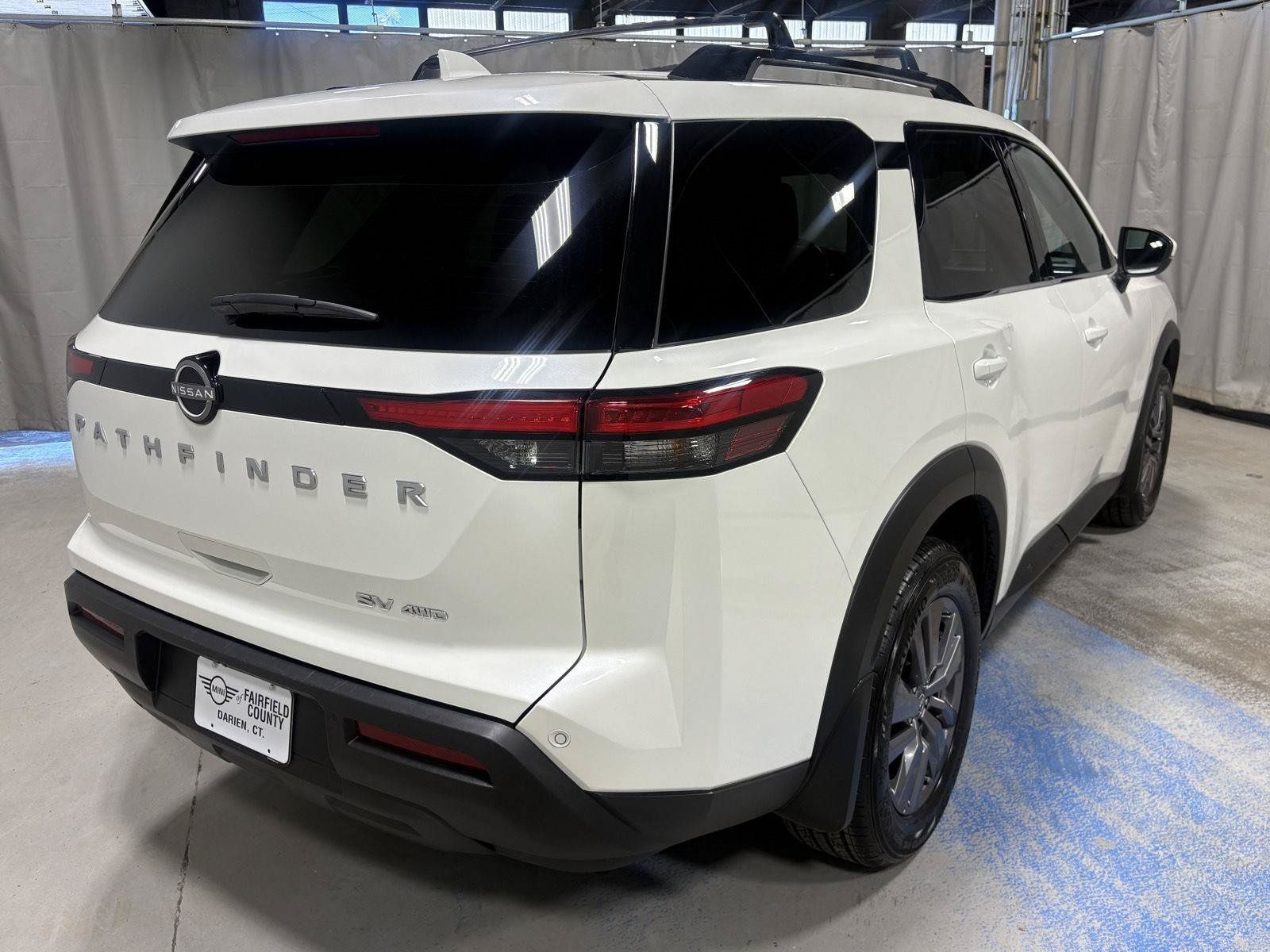 Used 2024 Nissan Pathfinder SV AWD/4WD image 17