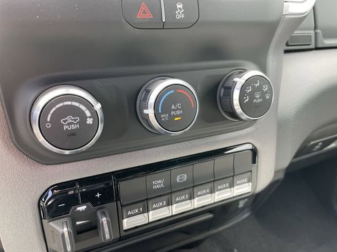 Used 2024 RAM 4500 SLT w/ Quick Order Package 2YG SLT image 33