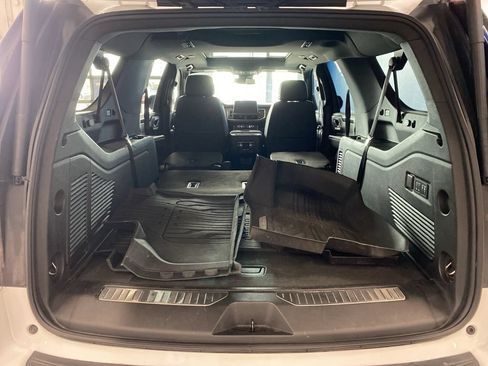Used 2024 GMC Yukon XL AT4 AWD/4WD image 21
