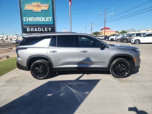 New 2026 Chevrolet Traverse LT w/ Midnight/Sport Edition image 3