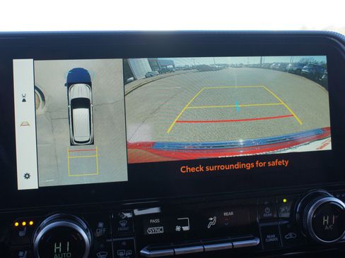 Used 2026 Toyota Highlander Platinum image 4