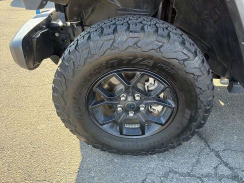 Used 2024 Jeep Wrangler Unlimited AWD/4WD image 31