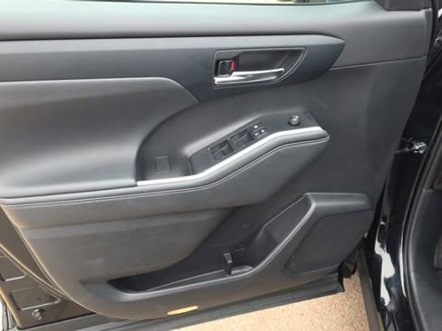 Used 2024 Toyota Highlander XSE image 10