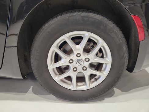 Used 2023 Chrysler Voyager LX FWD image 23