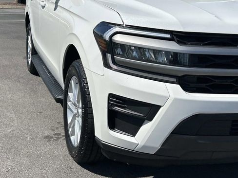 Used 2024 Ford Expedition XLT RWD image 11
