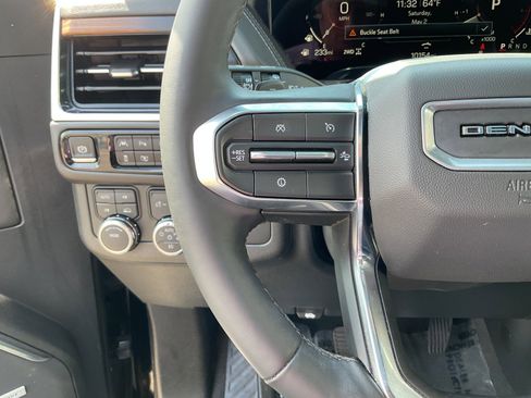 Used 2025 GMC Yukon Denali w/ Sun & Power Step Package AWD/4WD image 27