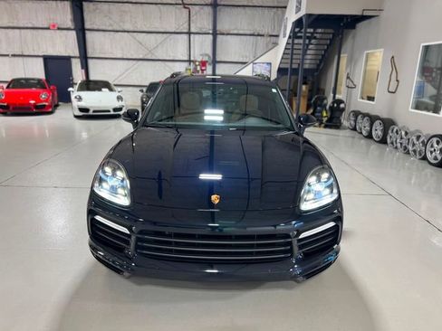 Used 2023 Porsche Cayenne Platinum Edition image 69
