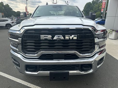 Used 2026 RAM 2500 Big Horn AWD/4WD image 3