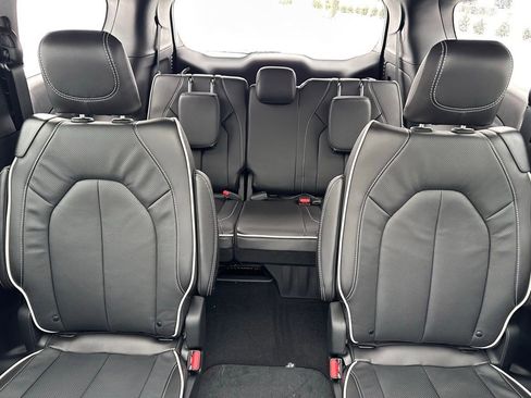 New 2026 Chrysler Pacifica Limited w/ S Appearance Package image 22