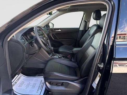 Used 2021 Volkswagen Tiguan SE w/ Panoramic Sunroof Package AWD/4WD image 12