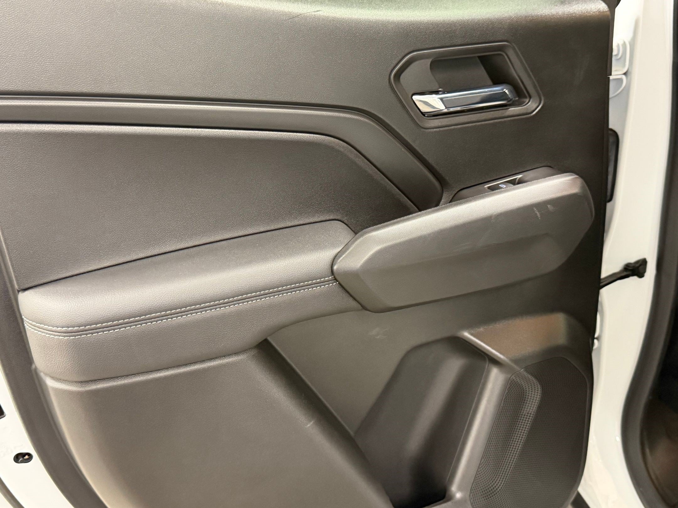 Used 2024 Chevrolet Colorado LT w/ LT Convenience Package III RWD image 35