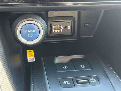 Certified 2021 Toyota Venza XLE w/ Softex Package image 31