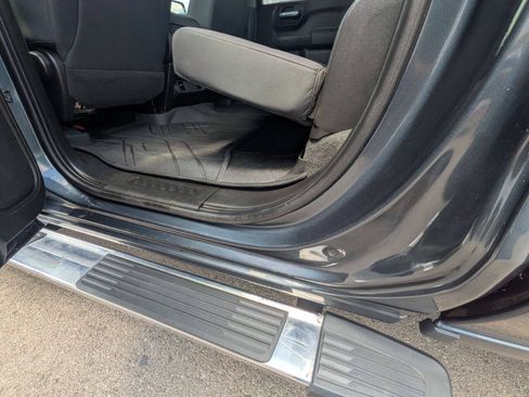 Used 2020 Chevrolet Silverado 1500 Custom w/ Custom Value Package AWD/4WD image 19