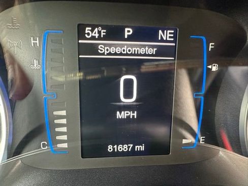 Used 2017 Chrysler Pacifica Touring-L image 6