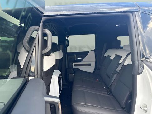 Used 2025 GMC Hummer EV 2X AWD/4WD image 10