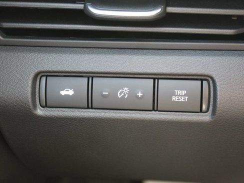 Used 2025 Nissan Altima 2.5 SV image 15